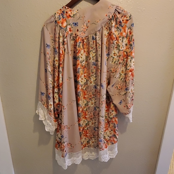 Umgee crochet trim kimono - Picture 4 of 4